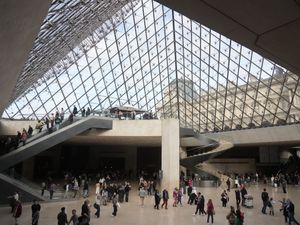 Supporting image for story: Louvre director acknowledges ‘terrible failure’ after daylight crown jewel heist