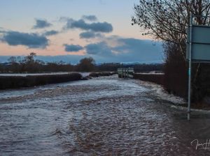 Supporting image for story: Homes evacuated in Bangor-on-Dee as major incident declared overnight