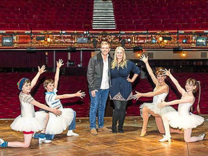 Supporting image for story: Telford couple get engaged on Billy Elliott West End stage