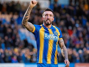 Supporting image for story: Dave Edwards: Shrewsbury showing habits of a promotion-battling side