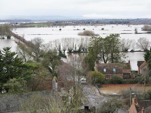 Supporting image for story: Motorists warned of icy roads as temperatures plunge