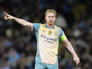 Supporting image for story: Pep Guardiola ‘would like to know’ when Kevin De Bruyne will return from injury