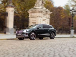 Supporting image for story: UK Drive: The Bentley Bentayga EWB adds further luxury to this SUV