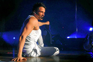 Supporting image for story: Mystery solved as Peter Andre on his way to Telford