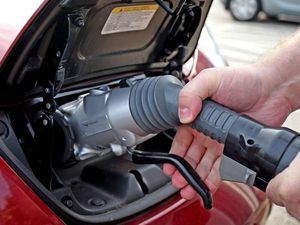 Supporting image for story: Pledge to make government fleet fully electric by 2030 is reinforced