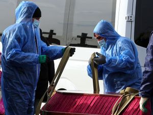 Supporting image for story: Russian Covid cases soar as daily death toll exceeds 900