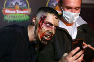 Jack Lewis performing at Scarefest