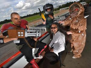 Supporting image for story: Gamers flock for a taste of retro