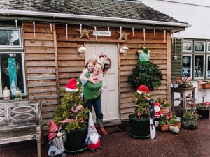 Supporting image for story: Doorstep portraits bring festive joy