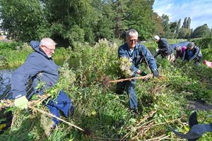 Friends of Newport Canal's first workparty