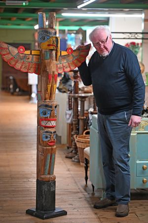 The totem pole with John Ridgway.