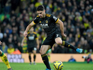 Supporting image for story: Wolves' Pedro Neto impressing Nuno after early ‘issues’