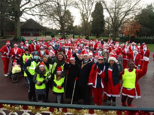 Supporting image for story: 100 Santas come to Wolverhampton as park is full of Father Christmas runners