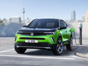Supporting image for story: Next-generation Vauxhall Mokka revealed with electric version