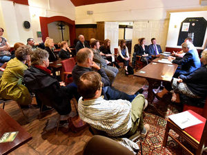 Supporting image for story: Llanfyllin High School bus row: Concerned parents meet MP Owen Paterson