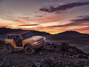 Supporting image for story: Ford reveals new Bronco 4×4 – but it’s not for the UK