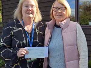 Supporting image for story: Powys cancer support centre receives a £1,500 boost from local show committee