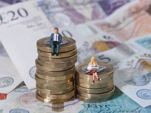 Supporting image for story: Student loan term tweaks leave some people thousands of pounds worse off – study