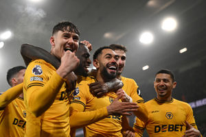 Supporting image for story: Wolves 2 Manchester United 0 - Report