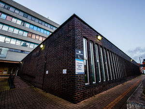 Supporting image for story: Telford woman stole almost £6,000 from pal in modelling fraud