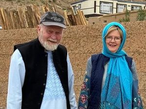 Supporting image for story: Elderly British couple detained by Taliban for months arrive in UK