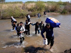 Supporting image for story: 1,400 killed in sectarian violence in coastal Syria in March, committee says