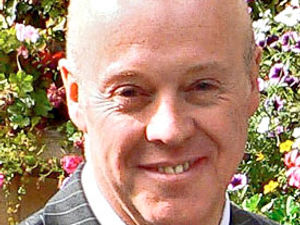 Supporting image for story: Council chief to retire 