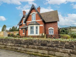 Hadley Cemetery Lodge. Picture: Rightmove/DB Roberts