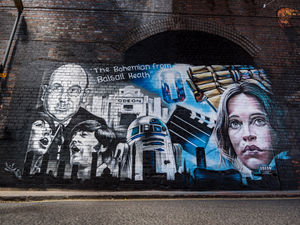 Supporting image for story: Birmingham film history celebrated in Odeon graffiti mural