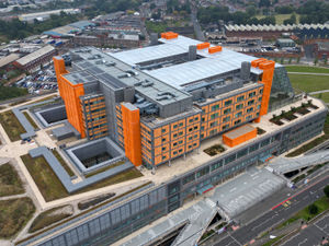 Supporting image for story: New 'super hospital' team 'appreciates feedback' from patients after mixed reviews in first week