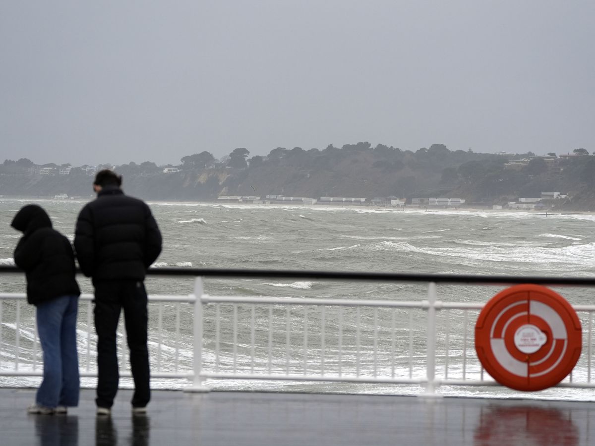 Wind and cold weather warnings to come into force on Christmas Day