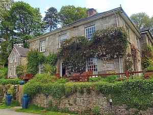 Supporting image for story: Four hotels given special praise by top tourist guide