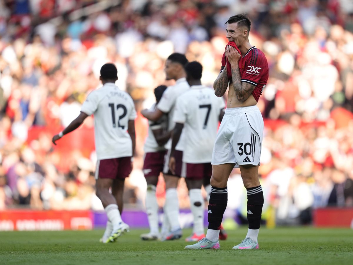 Man Utd lose thrilling league opener to Arsenal after Altay Bayindir blunder Man Utd lose thrilling league opener to Arsenal after Altay Bayindir blunder