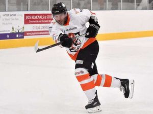 Supporting image for story: Ricky Plant agrees to stay on at Telford Tigers