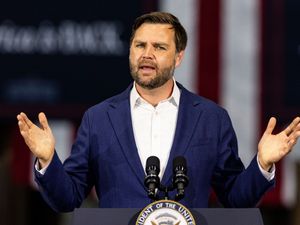 Supporting image for story: US vice president JD Vance to stay with David Lammy as he holidays in Britain