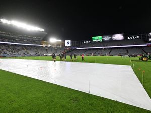 Supporting image for story: England clinch T20 series win over New Zealand with Auckland washout