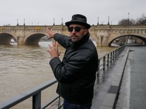 Supporting image for story: French artist’s installation to transform Paris’s oldest bridge into giant cave