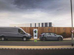 Supporting image for story: Interim targets needed to achieve electric car chargepoint goals