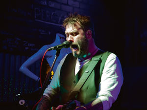 Supporting image for story: Unsigned artist Paul Henshaw talks about Midlands gigs