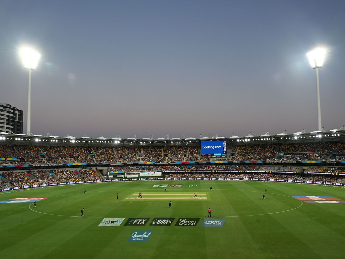 Stuart Broad warns England about pink-ball ‘lottery’ in Brisbane