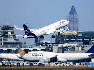 Supporting image for story: Airbus to lay off 2,500 amid bid to turn around space and defence division