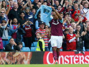 Supporting image for story: Gabby Agbonlahor shows touch of class in Carl Ikeme tribute