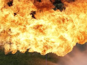 Supporting image for story: Brisbane bring the Heat – fire in DJ booth stops play at the Gabba