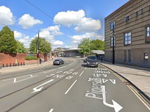 Supporting image for story: City centre lights failure causes issues with trams