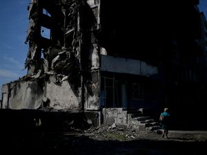 Supporting image for story: Ukrainian journalist and soldier ‘coldly executed’, press group says