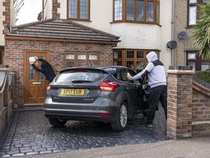 Supporting image for story: Drivers warned that signal-blocking key pouches ‘may not always work’