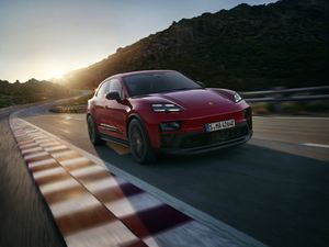 Supporting image for story: Porsche Macan Electric gains new flagship ‘GTS’ model