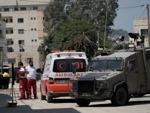 Supporting image for story: Israeli army kills five militants during renewed fighting in West Bank