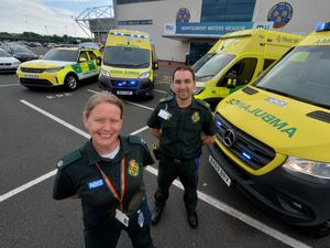 Supporting image for story: Hundreds declare interest in paramedic jobs amid ambulance recruitment drive