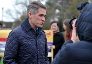 Gavin Williamson joined campaigners to walk from Codsall Community High School to Perton to highlight the alleged dangers of the route
